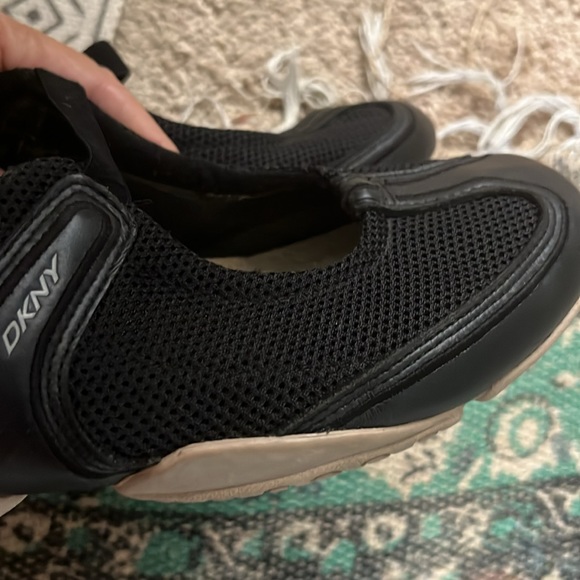 DKNY Tennis Mary Jane, slip ons, sz 9 - Picture 10 of 10